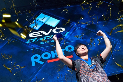画像ギャラリー No.002のサムネイル画像 / 「THE KING OF FIGHTERS XV」部門フォトレポート。Xiaohai選手が圧倒的実力で完全勝利を成し遂げる［EVO Japan 2023］