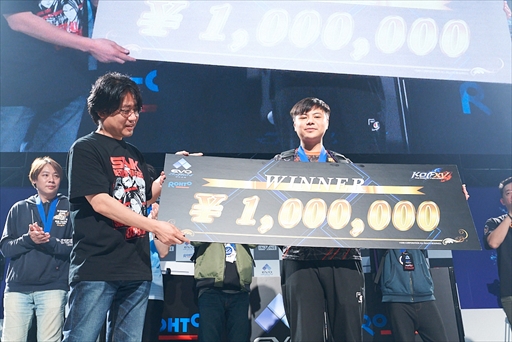 画像ギャラリー No.096のサムネイル画像 / 「THE KING OF FIGHTERS XV」部門フォトレポート。Xiaohai選手が圧倒的実力で完全勝利を成し遂げる［EVO Japan 2023］