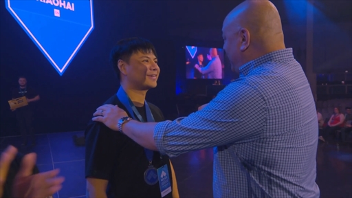 画像ギャラリー No.004のサムネイル画像 / ［EVO2024］「THE KING OF FIGHTERS XV」部門の優勝はXiaohai選手。決勝戦はET選手相手に圧巻の強さを見せ，無敗優勝を成し遂げた