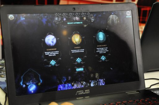 画像ギャラリー No.004のサムネイル画像 / ［gamescom］クロアチアで開発中のデジタルカードゲーム「Phageborn」はこんなゲーム。そしてビジネスブースにカオスをもたらす“ハッピーアワー”とは