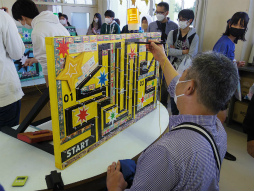 画像ギャラリー No.032のサムネイル画像 / プロセカのリアルイベント“神山高校文化祭”レポート。わたあめやイカ焼き,お化け屋敷から演劇までゲーム内イベントを完全再現
