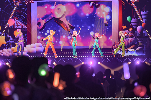 画像ギャラリー No.005のサムネイル画像 / 「プロジェクトセカイ」実在感が向上した3DCGライブをレポート。初音ミクや巡音ルカ，作中に登場する音楽ユニットのメンバーが等身大の姿で歌う！