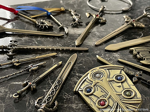 画像ギャラリー No.001のサムネイル画像 / 「ファイアーエムブレム」,装備品の立体化グッズ“Armory collection”の新シリーズ発売