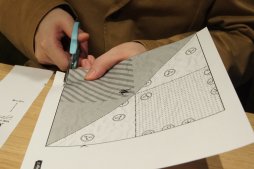 画像ギャラリー No.025のサムネイル画像 / 1枚の“紙”が紡ぎ出す謎と物語。Switch向け謎解きゲーム「紙謎 未来からの想いで」メディア体験会レポートを掲載