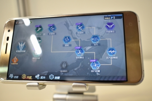 画像ギャラリー No.009のサムネイル画像 / ［TGS 2019］神に選ばれしキャラクターたちが終焉の脅威に抗う――異能ハイスピードバトルARPG「黒月 Extend」プレイレポート