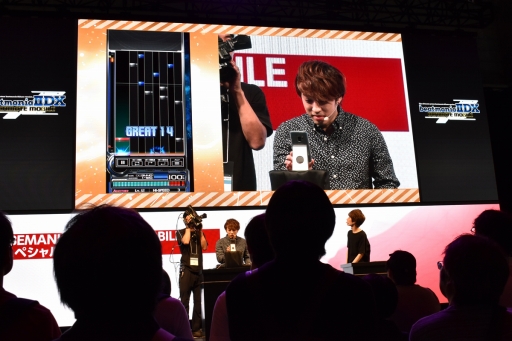 画像ギャラリー No.012のサムネイル画像 / ［TGS 2019］スマホでアーケードのような興奮を！ 「BEMANI ULTIMATE MOBILE スペシャルステージ」をレポート