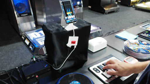画像ギャラリー No.005のサムネイル画像 / ［TGS 2019］本当にスマホで「BEMANI」シリーズが遊べるの？「ULTIMATE MOBILE」のIIDX，VOLTEX，DDRを体験してきた