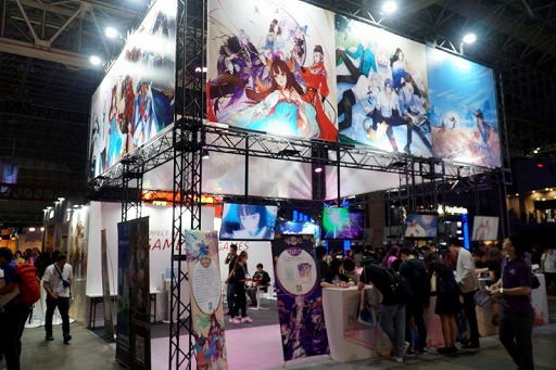 画像ギャラリー No.001のサムネイル画像 / ［TGS 2019］言葉は分からなくても心で感じて。珈琲店経営×恋愛シミュレーション「アルビレオ珈琲店」がプレイアブル出展
