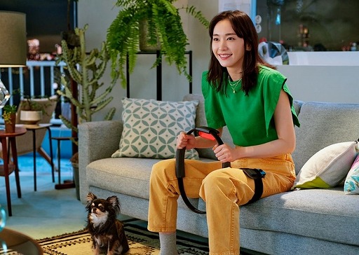 画像ギャラリー No.002のサムネイル画像 / 「リングフィット アドベンチャー」の新TVCM“おうちで時間篇”が本日公開。新垣結衣さんの多彩な髪形やファッションに注目