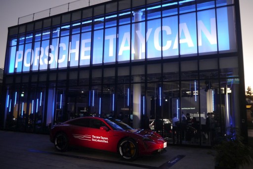 画像ギャラリー No.001のサムネイル画像 / ポルシェジャパンのeスポーツ大会「Porsche Esports Racing Japan Season2」レポート。「グランツーリスモSPORT」のポルシェカーで10名の精鋭が激突