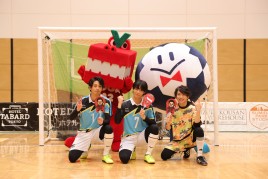 画像ギャラリー No.004のサムネイル画像 / 「フットサルボーイズ!!!!!」，アニメ放送記念の大型広告が新宿駅に登場