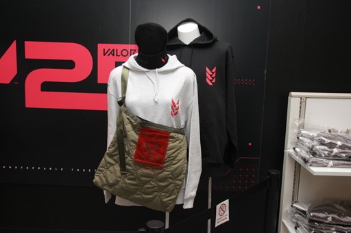 画像ギャラリー No.012のサムネイル画像 / 大阪でも「VALORANT」グッズが買える！ 「VALORANT POP UP STORE in 心斎橋PARCO」の内覧会レポート