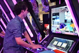 画像ギャラリー No.015のサムネイル画像 / 「The 9th KAC beatmania IIDX 27 HEROIC VERSE」決勝大会レポート。韓国の超新星KKM*選手が優勝を飾る