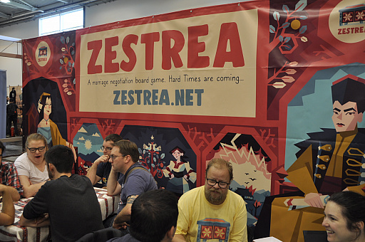 画像ギャラリー No.010のサムネイル画像 / ［SPIEL’19］ルーマニア生まれの結婚交渉カードゲーム「ZESTREA」を紹介。ルーマニアの過酷な歴史を乗り越えろ