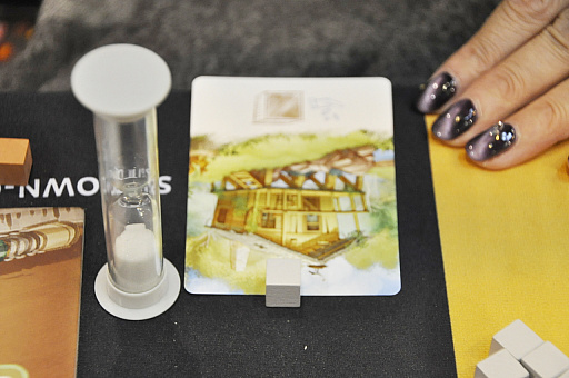 画像ギャラリー No.005のサムネイル画像 / ［SPIEL'19］砂時計を使ったライトなカードゲーム「House Flipper」。中古の家を改装して転売，豊かな老後を目指せ！