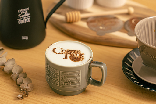 画像ギャラリー No.003のサムネイル画像 / 「Coffee Talk」おうちカフェが楽しめるグッズの予約受付を開始。ドリップポット＆ラテアートプレート，ドリッパー＆マグ セットの2種
