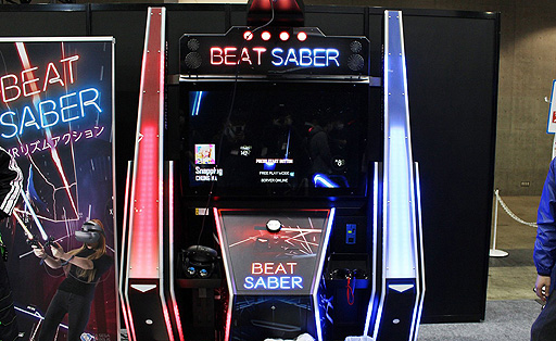 画像ギャラリー No.002のサムネイル画像 / ［JAEPO2020］「Beat Saber」のアーケード版をセガブースでプレイ。プレイ映像も直撮りしてきた
