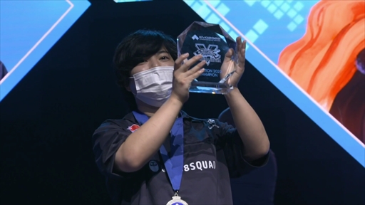 画像ギャラリー No.005のサムネイル画像 / ［EVO2022］「ストリートファイターV」部門優勝は日本のカワノ選手。EVO 2021 Onlineに続いて，オフラインEVOでも優勝を飾る