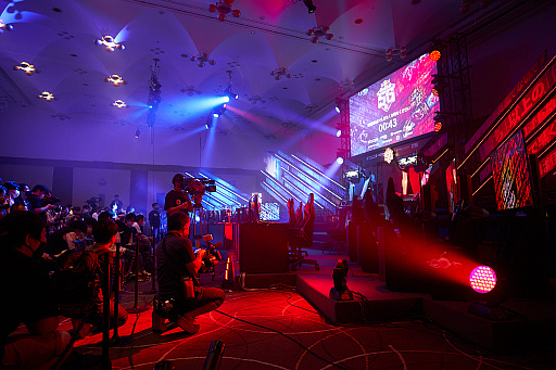 画像ギャラリー No.002のサムネイル画像 / eスポーツ東西対抗戦,開催。「Red Bull 5G 2022 FINALS」現地観戦レポート