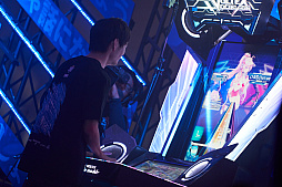 画像ギャラリー No.011のサムネイル画像 / eスポーツ東西対抗戦,開催。「Red Bull 5G 2022 FINALS」現地観戦レポート