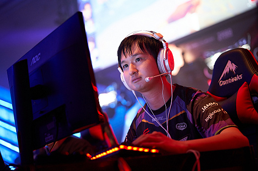 画像ギャラリー No.016のサムネイル画像 / eスポーツ東西対抗戦,開催。「Red Bull 5G 2022 FINALS」現地観戦レポート