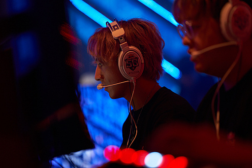 画像ギャラリー No.018のサムネイル画像 / eスポーツ東西対抗戦,開催。「Red Bull 5G 2022 FINALS」現地観戦レポート