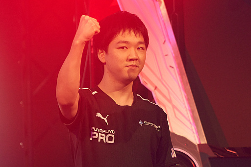 画像ギャラリー No.024のサムネイル画像 / eスポーツ東西対抗戦,開催。「Red Bull 5G 2022 FINALS」現地観戦レポート