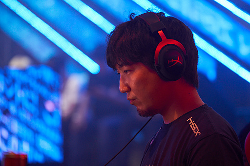 画像ギャラリー No.027のサムネイル画像 / eスポーツ東西対抗戦,開催。「Red Bull 5G 2022 FINALS」現地観戦レポート