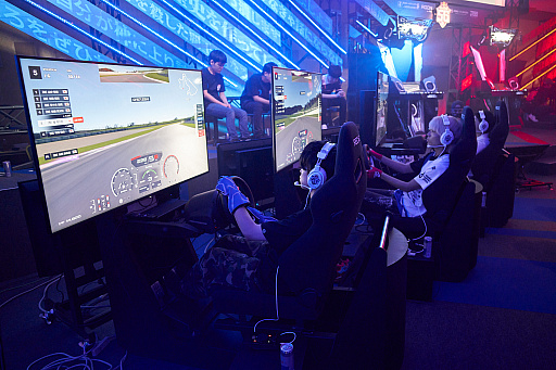 画像ギャラリー No.033のサムネイル画像 / eスポーツ東西対抗戦,開催。「Red Bull 5G 2022 FINALS」現地観戦レポート