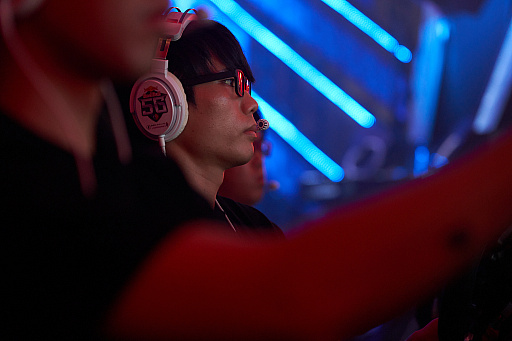 画像ギャラリー No.037のサムネイル画像 / eスポーツ東西対抗戦,開催。「Red Bull 5G 2022 FINALS」現地観戦レポート