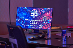 画像ギャラリー No.043のサムネイル画像 / eスポーツ東西対抗戦，開催。「Red Bull 5G 2022 FINALS」現地観戦レポート