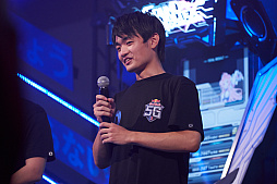 画像ギャラリー No.047のサムネイル画像 / eスポーツ東西対抗戦，開催。「Red Bull 5G 2022 FINALS」現地観戦レポート