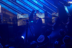 画像ギャラリー No.064のサムネイル画像 / eスポーツ東西対抗戦，開催。「Red Bull 5G 2022 FINALS」現地観戦レポート