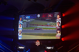 画像ギャラリー No.078のサムネイル画像 / eスポーツ東西対抗戦，開催。「Red Bull 5G 2022 FINALS」現地観戦レポート