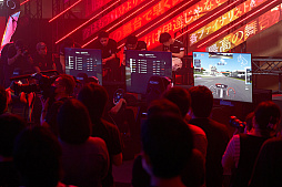 画像ギャラリー No.079のサムネイル画像 / eスポーツ東西対抗戦，開催。「Red Bull 5G 2022 FINALS」現地観戦レポート