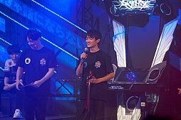 画像ギャラリー No.083のサムネイル画像 / eスポーツ東西対抗戦，開催。「Red Bull 5G 2022 FINALS」現地観戦レポート