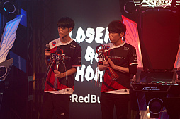 画像ギャラリー No.092のサムネイル画像 / eスポーツ東西対抗戦，開催。「Red Bull 5G 2022 FINALS」現地観戦レポート