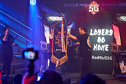 画像ギャラリー No.097のサムネイル画像 / eスポーツ東西対抗戦，開催。「Red Bull 5G 2022 FINALS」現地観戦レポート
