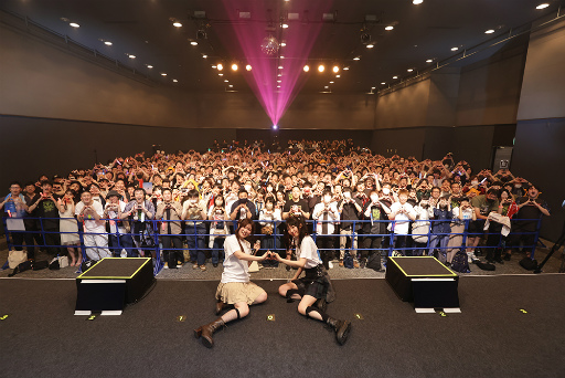 画像ギャラリー No.035のサムネイル画像 / 「ヘブバン」「消滅都市」「アナデン」ライブも大盛り上がり！　展示やライブで振り返る「ライトフライヤースタジオ10周年記念フェス」レポート