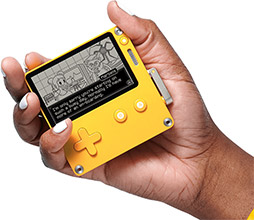 画像ギャラリー No.002のサムネイル画像 / クランク付小型ゲーム機「Playdate」の予約受付が7月末に開始。年内に24タイトルを配信予定