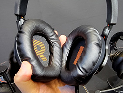 画像ギャラリー No.010のサムネイル画像 / JBL，初のゲーマー向けUSBスタンドマイク「JBL Quantum STREAM」を3月25日に国内発売