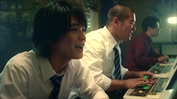 画像ギャラリー No.004のサムネイル画像 / 「機動戦士ガンダム EXTREME VS. マキシブーストON」の実写PVが公開に。オリジナルTシャツが当たるTwitterキャンペーンも