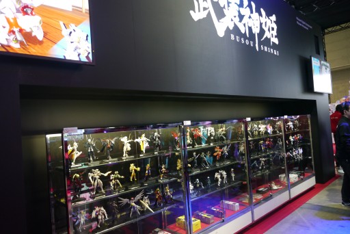 画像ギャラリー No.009のサムネイル画像 / ［JAEPO2020］透過液晶で神姫達と触れあえる「武装神姫 アーマードプリンセス バトルコンダクター」ステージレポート。最大4人対戦のバトルにも注目