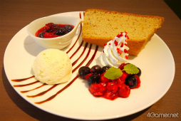画像ギャラリー No.009のサムネイル画像 / 「千銃士:Rhodoknight」×mixx garden東京の“貴銃士コラボカフェ”をレポート。カフェで働く貴銃士がお出迎え