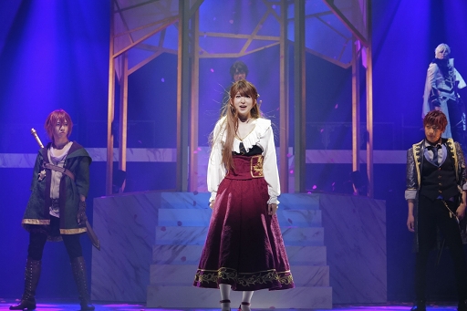 画像ギャラリー No.032のサムネイル画像 / 舞台「イケメン王子 美女と野獣の最後の恋 THE STAGE 〜Beast Leon〜」で描かれる魅惑的な王子たちとのラブロマンスをレポート