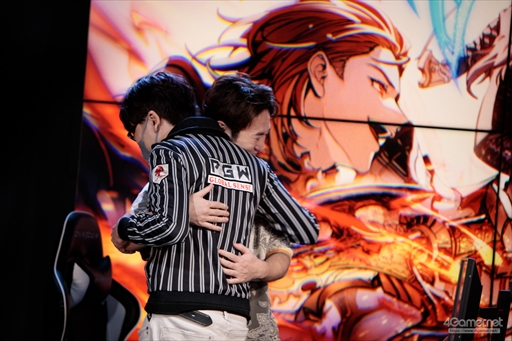 画像ギャラリー No.032のサムネイル画像 / 「GBVS Cygames Cup 2022 Autumn」決勝大会フォトレポート。「グランブルーファンタジー ヴァーサス」のトップ選手がオフラインで激突