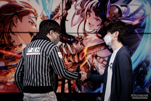 画像ギャラリー No.095のサムネイル画像 / 「GBVS Cygames Cup 2022 Autumn」決勝大会フォトレポート。「グランブルーファンタジー ヴァーサス」のトップ選手がオフラインで激突