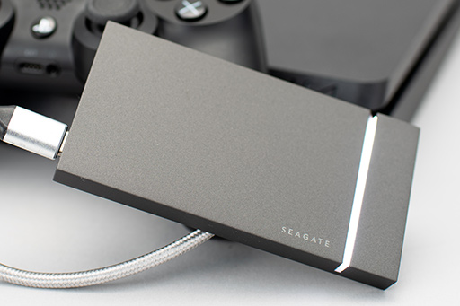 画像ギャラリー No.003のサムネイル画像 / 【PR】SeagateのUSB Type-C接続型SSD「FireCuda Gaming SSD」は，ゲーマー向け小型PCやノートPCのストレージ増設に最適なアイテムだ