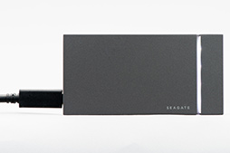 画像ギャラリー No.010のサムネイル画像 / 【PR】SeagateのUSB Type-C接続型SSD「FireCuda Gaming SSD」は，ゲーマー向け小型PCやノートPCのストレージ増設に最適なアイテムだ