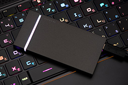 画像ギャラリー No.041のサムネイル画像 / 【PR】SeagateのUSB Type-C接続型SSD「FireCuda Gaming SSD」は，ゲーマー向け小型PCやノートPCのストレージ増設に最適なアイテムだ